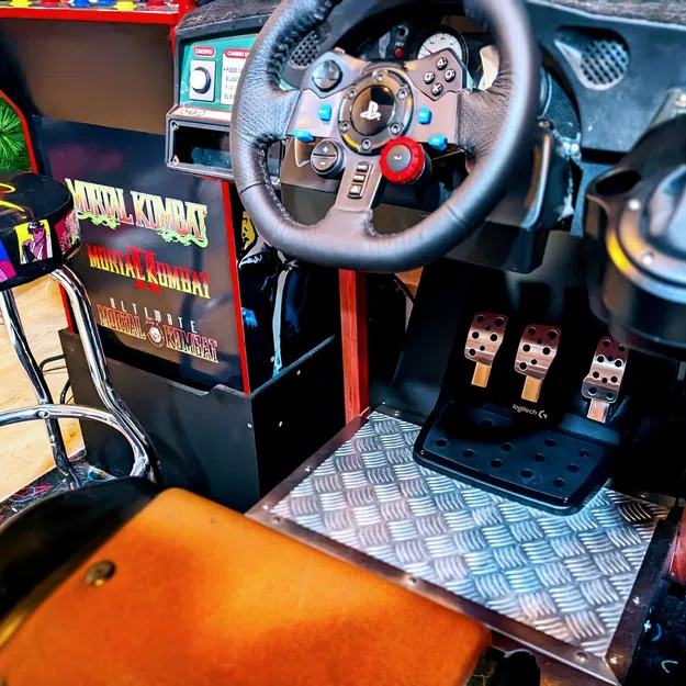 Chỗ Gác Chân Tủ Arcade Đua Xe SEGA - Image 2