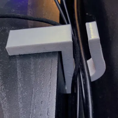 Kẹp giữ dây cáp cho bàn IKEA Malm