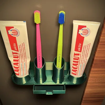 Kệ cho kem đánh răng và bàn chải đánh răng.