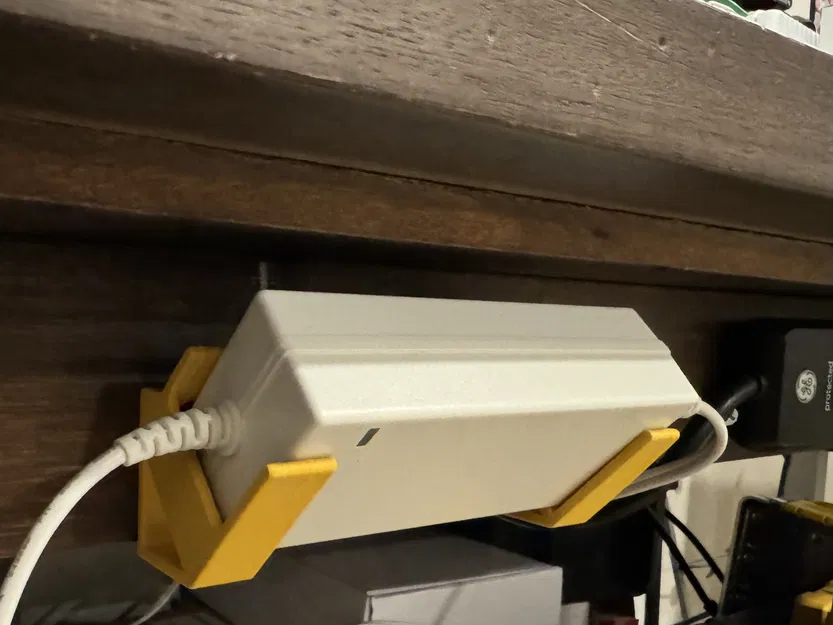 Giá Đỡ Cục Adapter Nguồn Máy Cricut - Image 1