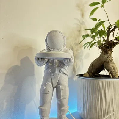 Chân đế sạc Magsafe hình phi hành gia