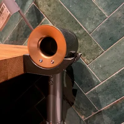 Giá treo tường máy sấy tóc Dyson Supersonic
