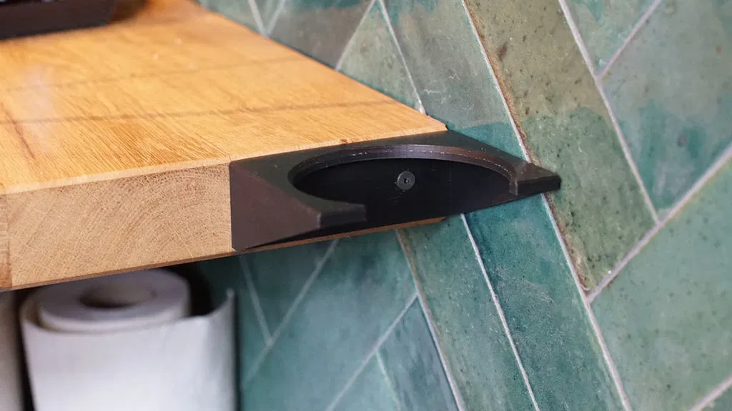 Kệ Gắn Máy Sấy Tóc Tiện Lợi - Image 1