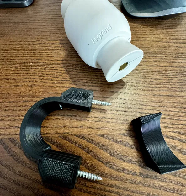 Đế gắn ổ cắm tương thích Legrand - Image 1