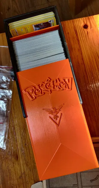 Hộp đựng thẻ bài Pokemon Team Instinct - Image 2