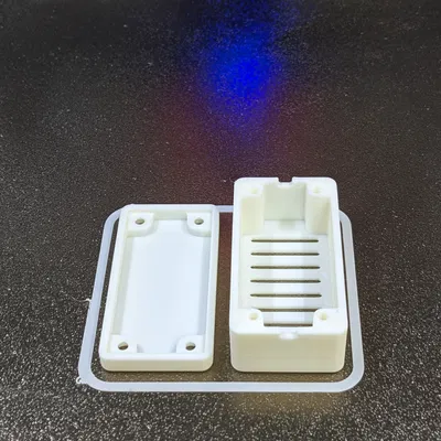 Hộp đựng bo mạch nguồn đơn giản