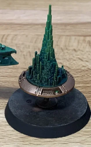 Bàn Holo Thành Phố Tổ Ong (Hive City Holo Table) - Image 1