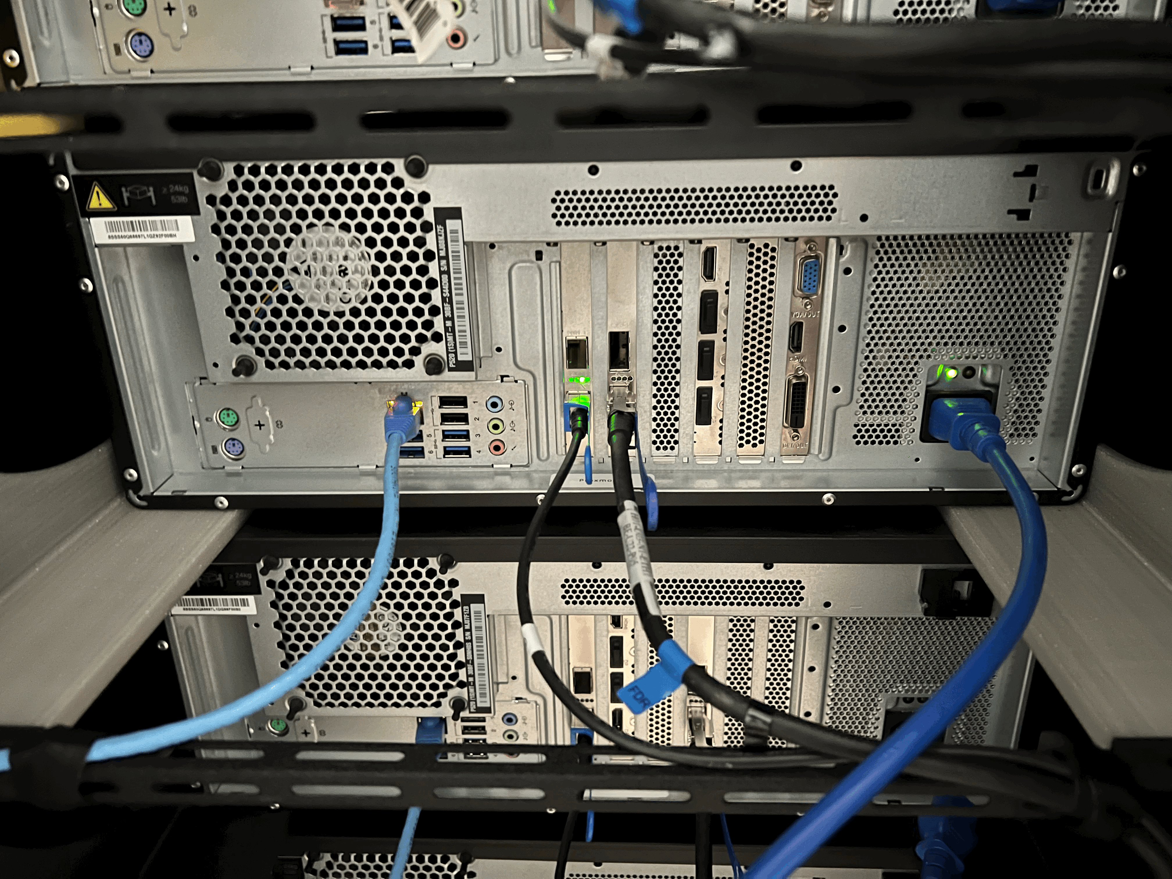 Kệ Rack Cho Máy Lenovo P520 - Image 2