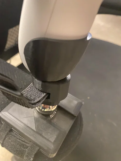 Adapter Gắn Tay Cầm Quest 3 Vào HOTAS/Joystick Từ Tính - Image 1