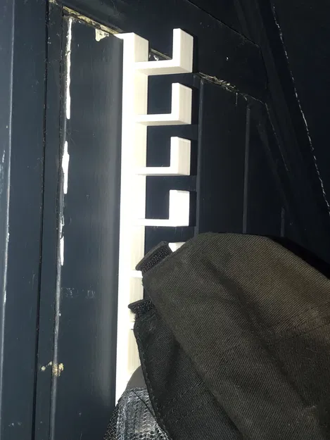 Móc treo nón kẹp cửa - Image 1