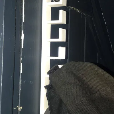 Móc treo nón kẹp cửa