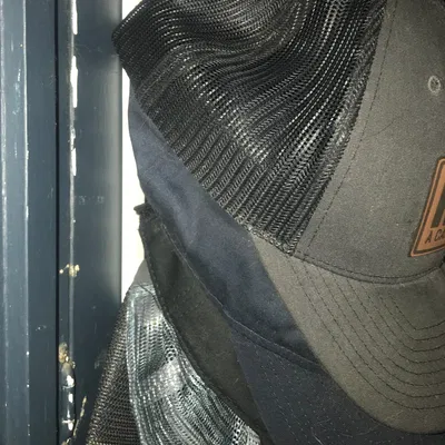 Móc treo nón kẹp cửa