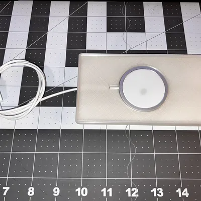 Đế Sạc MagSafe Cho iPhone 13 Pro