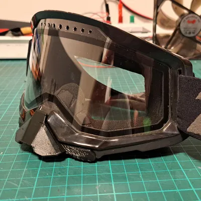 Chụp Mũi Kính Strata 2 MX