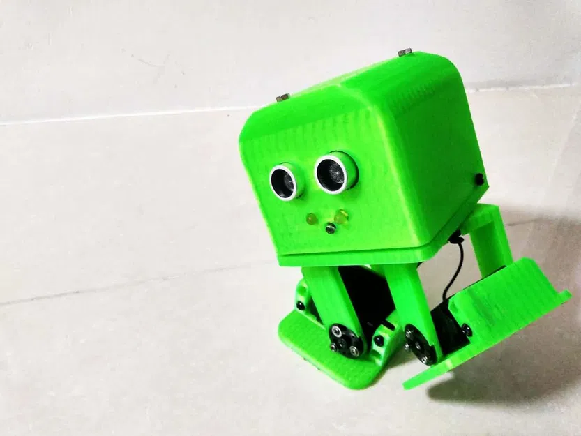 Robot hai chân Tito - Image 6