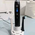Đế cắm bàn chải đánh răng Oral-B iO 10 - Thumbnail 1