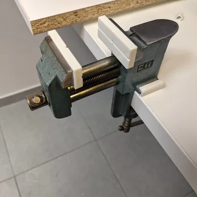 Miếng đệm nhựa cho mini vise cũ của Liên Xô