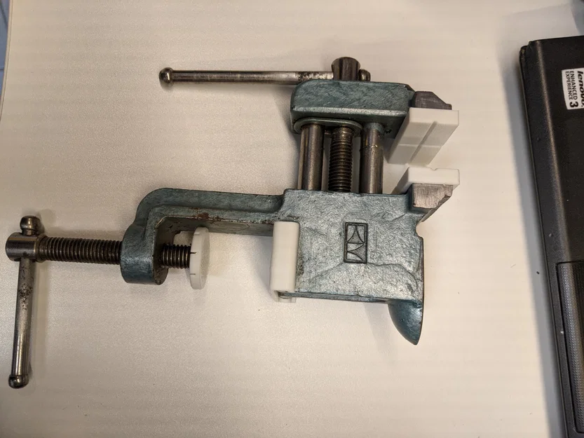 Miếng đệm nhựa cho mini vise cũ của Liên Xô - Image 2