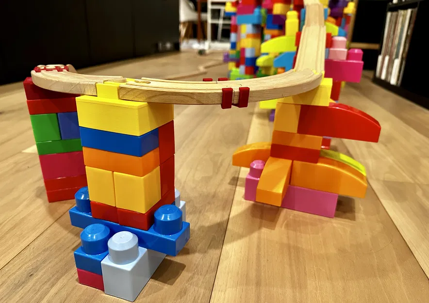 Brio Wooden Train Track Supportless Bridge Span - Cầu Gỗ Xe Lửa Không Cần Trụ - Image 2