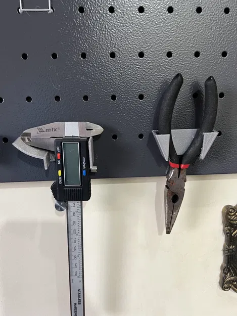 Kệ giữ Caliper/Kìm gắn bảng ghim - Image 1