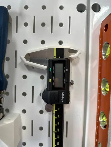 Giá Treo Thước Cặp Mitutoyo Trên Pegboard Wall Control - Image 1