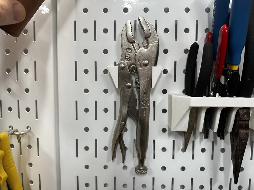 Kệ giữ kìm kẹp vice grip / kìm kẹp gắn bảng pegboard - Image 1