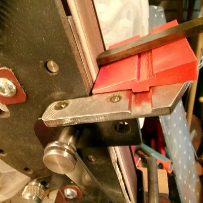 Nêm đỡ mài dao cạo trên máy Sorby Pro Edge