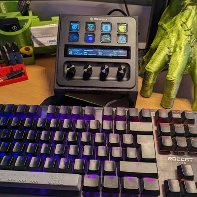 Giá đỡ bàn Elgato Stream Deck + Plus