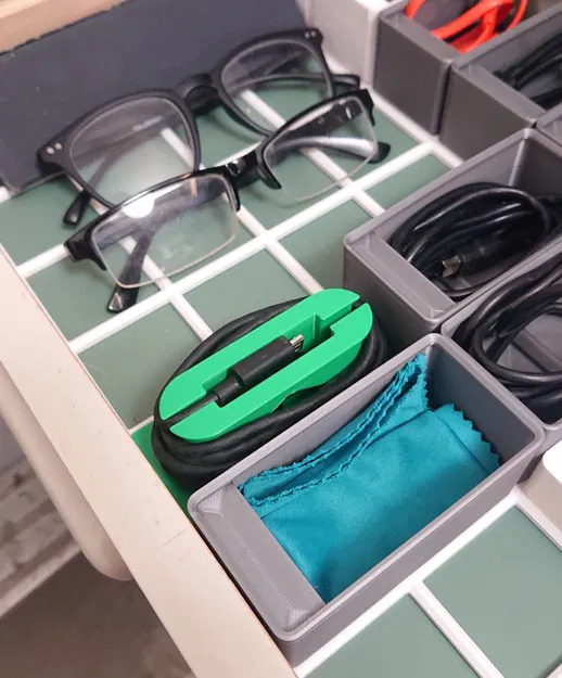 Tổ Chức Dây Cáp Gridfinity - Image 2