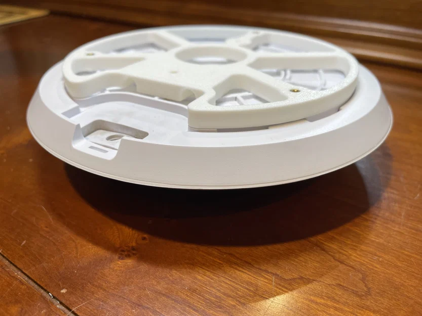 Tấm Adapter Gắn Ubiquiti U6 Long-Range - Image 1