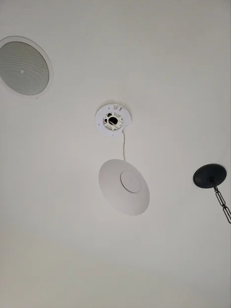 Tấm Adapter Gắn Ubiquiti U6 Long-Range - Image 2