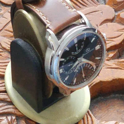 Giá đỡ đồng hồ có thể điều chỉnh vị trí