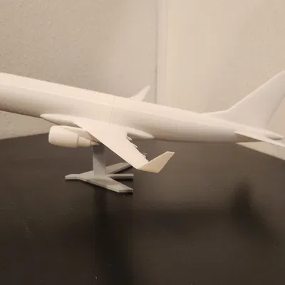 Mô Hình Embraer E175 Tỉ Lệ 1:100