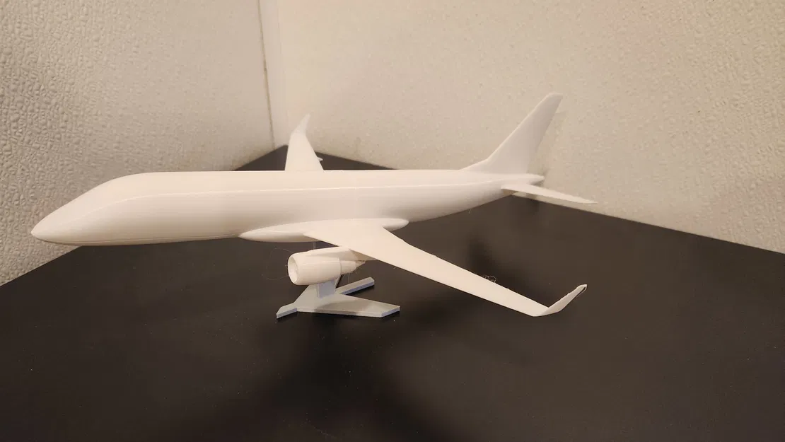 Mô Hình Embraer E175 Tỉ Lệ 1:100 - Image 4