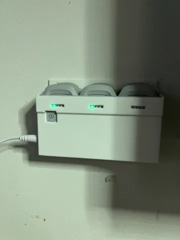 Móc treo tường / Vỏ sạc Potensic - Image 1