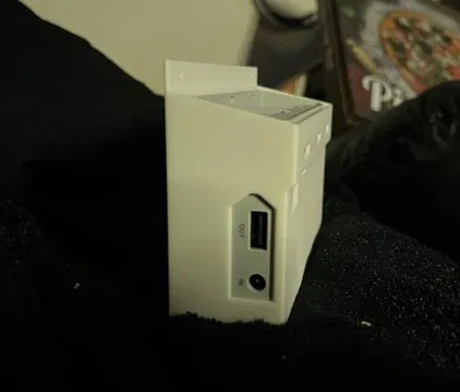 Móc treo tường / Vỏ sạc Potensic - Image 3