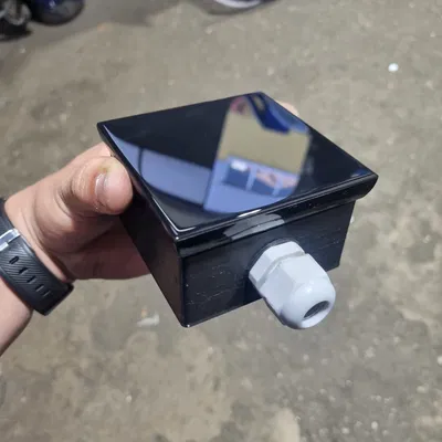 Hộp đựng bộ điều nhiệt thông minh (Smart thermostat box)