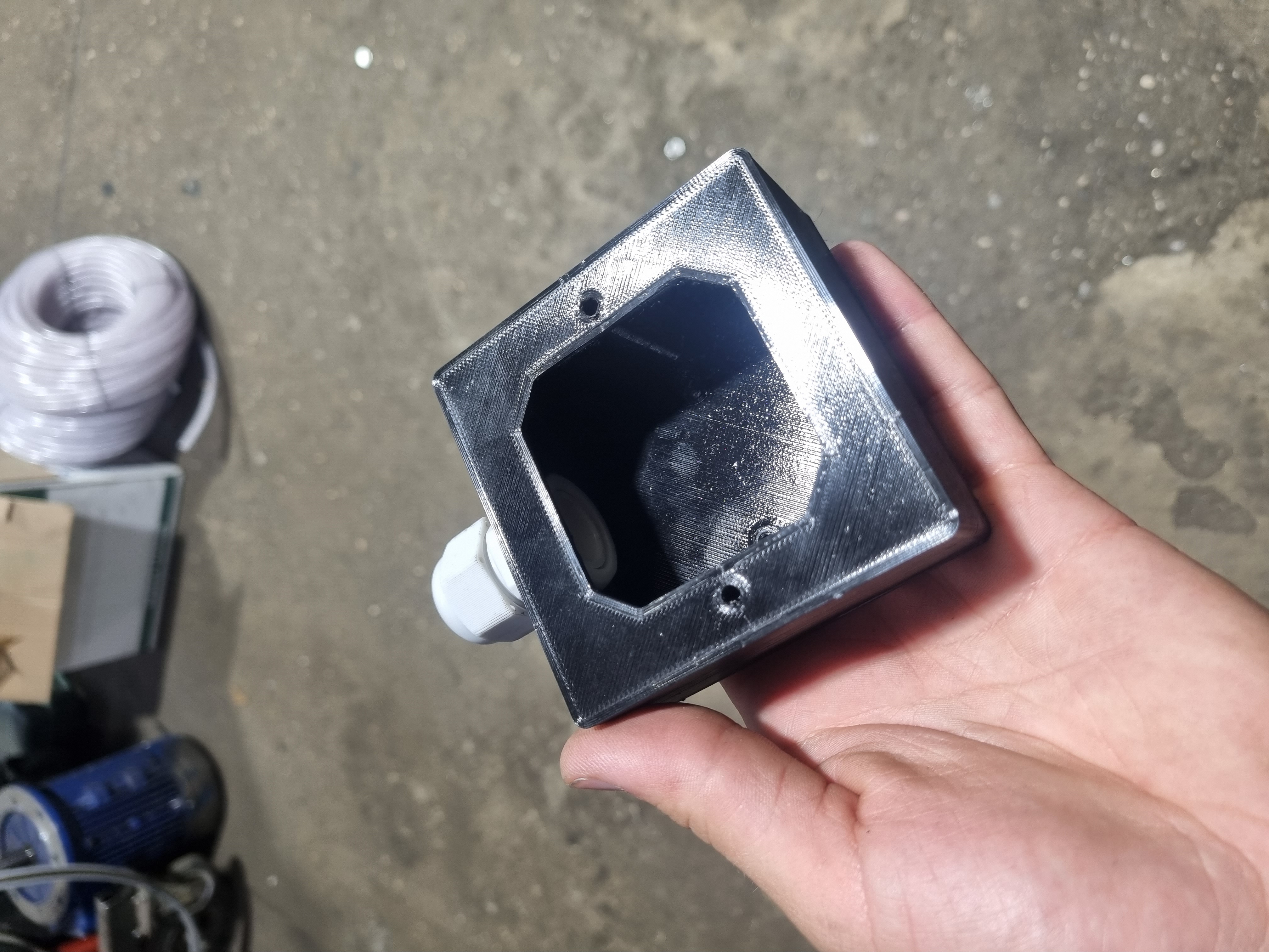 Hộp đựng bộ điều nhiệt thông minh (Smart thermostat box)