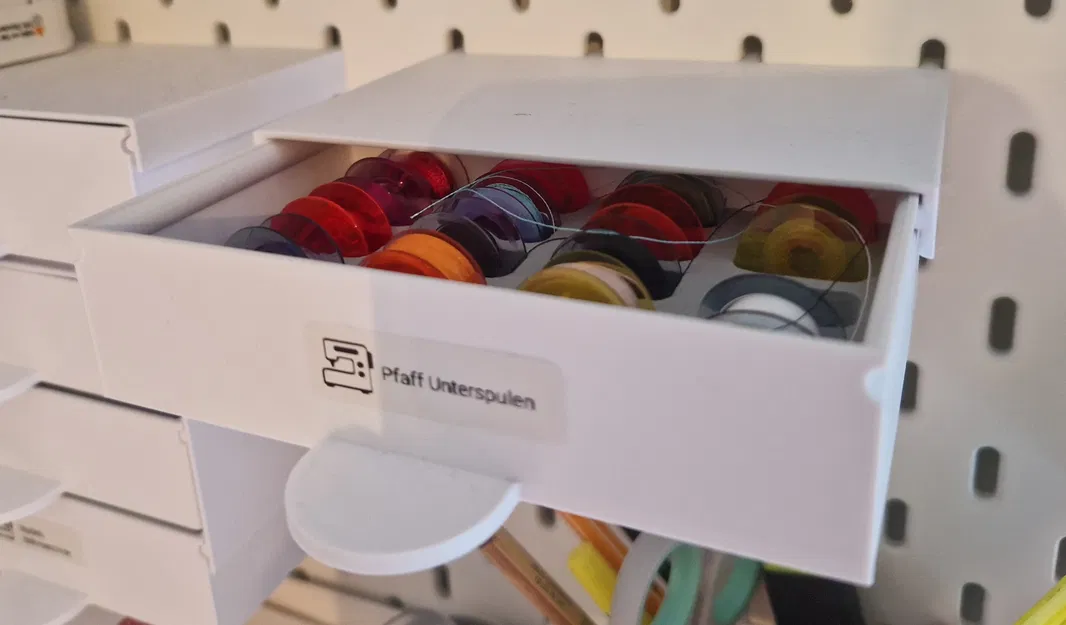 Hộc Tủ Có Giá Đỡ Skadis 129x35mm - Image 1