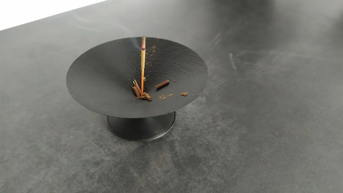 Chỗ Cắm Nhang Tàn Thuốc Có Gạt Tàn Đơn Giản - Image 2