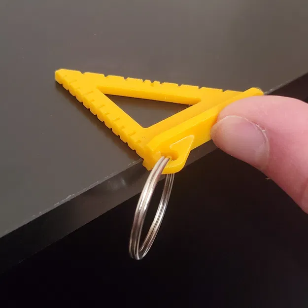 Móc Khóa Mini Speed Square - Công Cụ Tiện Lợi Bên Bạn - Image 1