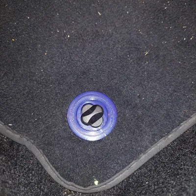 Kẹp Thảm Sàn Hình Oval Xe VW