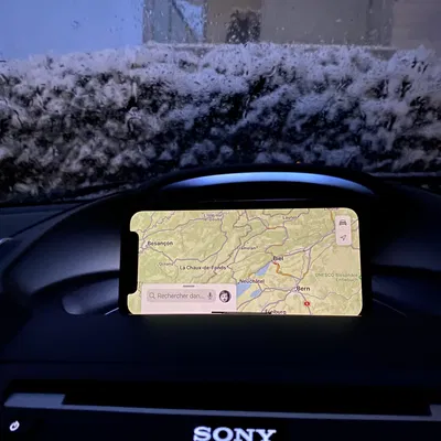 Kệ Điện Thoại Đơn Giản Cho Xe Hơi