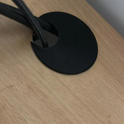 Dụng cụ sắp xếp dây cáp cho bàn làm việc