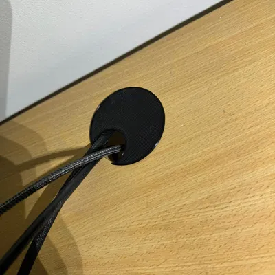 Dụng cụ sắp xếp dây cáp cho bàn làm việc