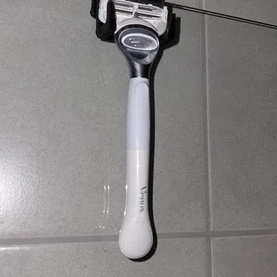 Giá đỡ dao cạo râu - Rasiererhalter