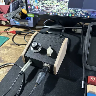 Hộp cho Amp tai nghe có chuyển đổi đầu vào