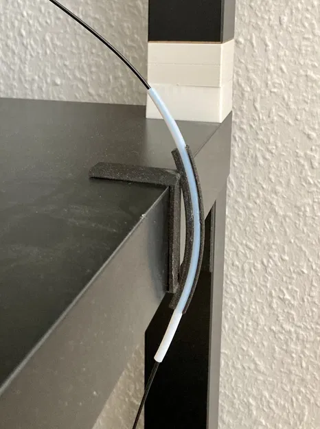 Dẫn dây Filament Ikea LACK không cần khoan - Image 1