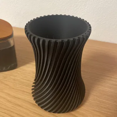 Lọ hoa xoắn ốc hoặc hũ đựng