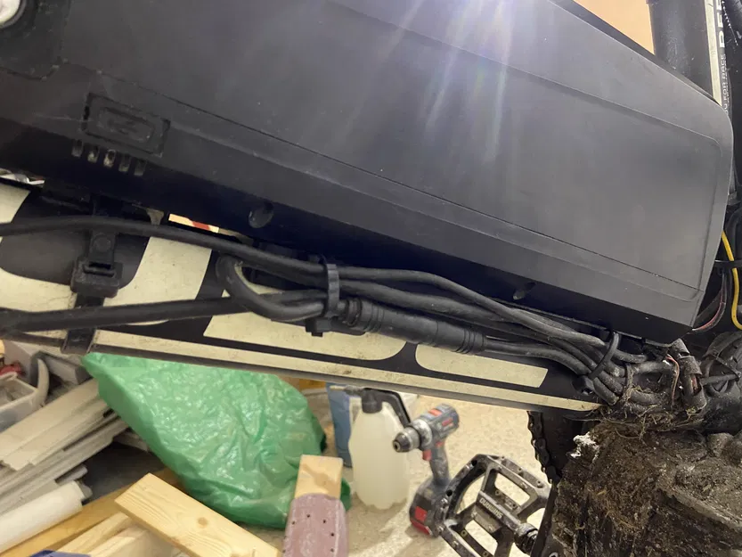 Giá đỡ / Ổn định pin xe đạp điện - Image 1